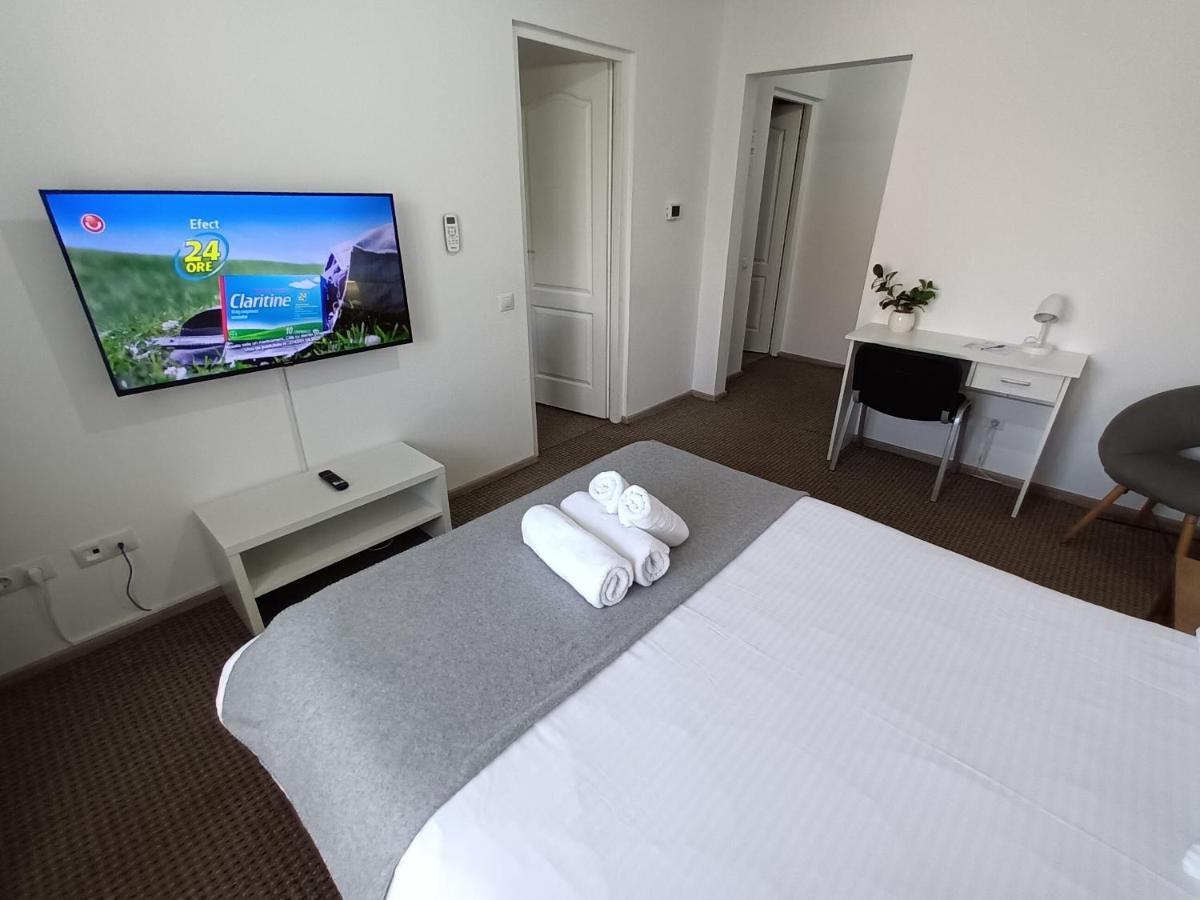 Revolution Apartment Baia Mare Buitenkant foto