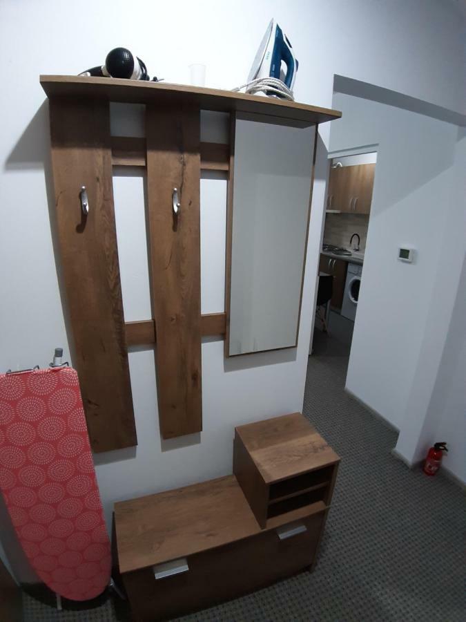 Revolution Apartment Baia Mare Buitenkant foto