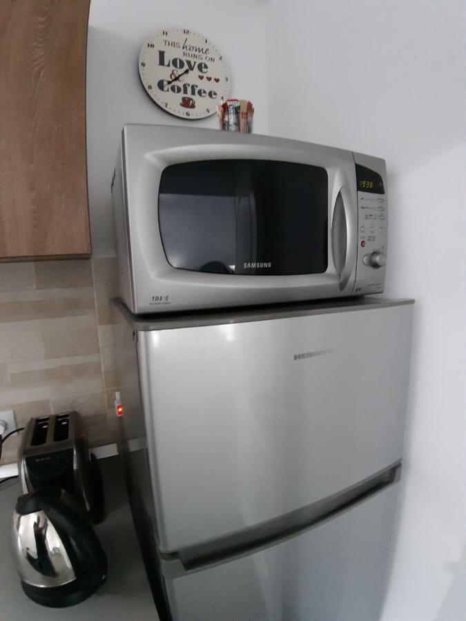 Revolution Apartment Baia Mare Buitenkant foto