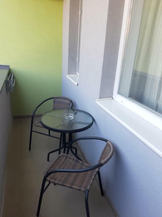 Revolution Apartment Baia Mare Buitenkant foto