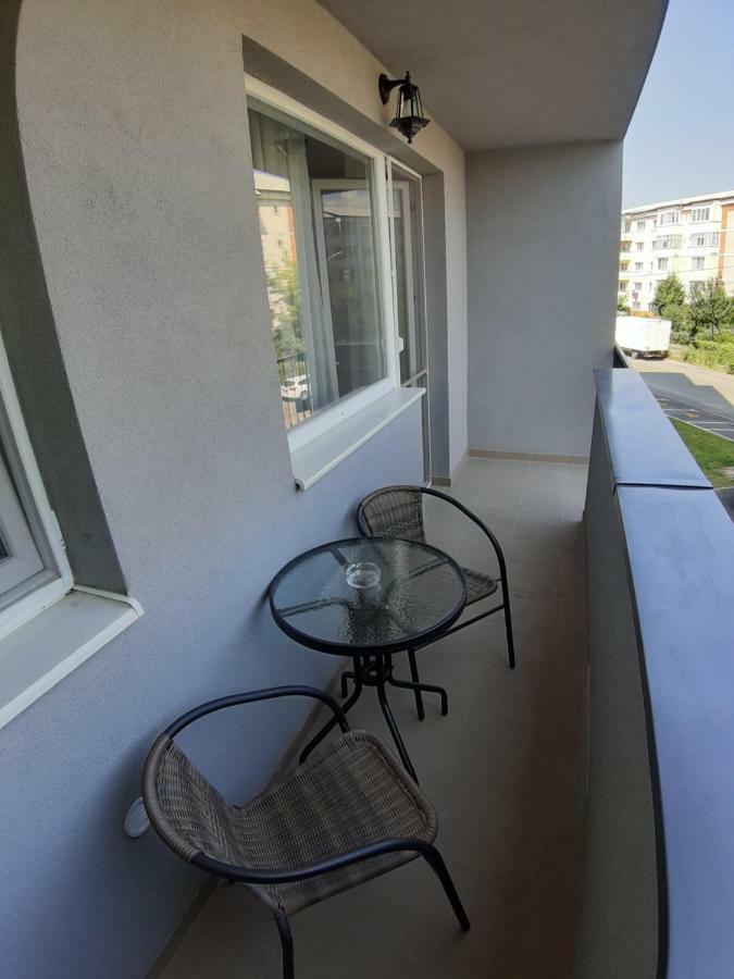Revolution Apartment Baia Mare Buitenkant foto