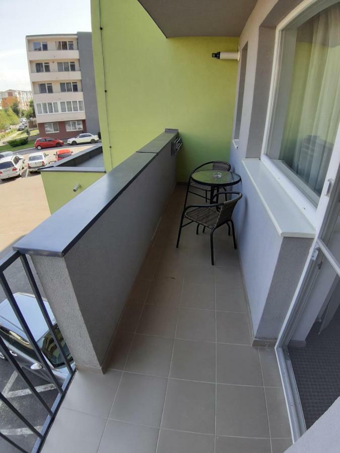 Revolution Apartment Baia Mare Buitenkant foto